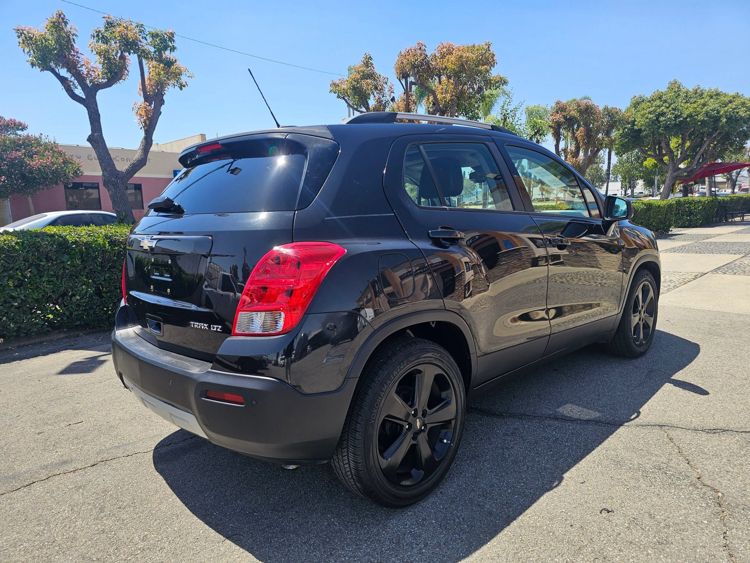 Used 2016 Chevrolet Trax LTZ w/ Midnight Edition FWD image 5