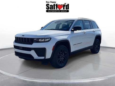 New 2026 Jeep Grand Cherokee Altitude image 1