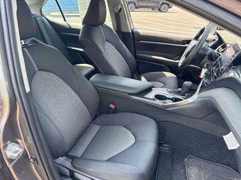 Used 2022 Toyota Camry LE FWD image 13