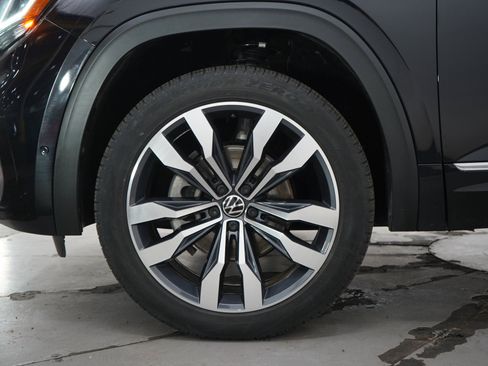 Used 2023 Volkswagen Atlas SEL Premium AWD/4WD image 32