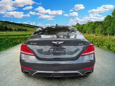 Used 2019 Genesis G70 3.3T Design RWD image 2