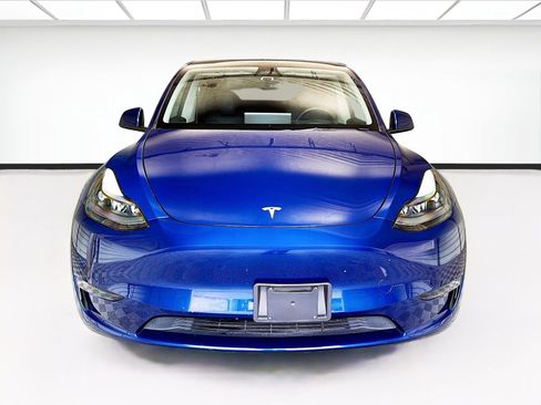 Used 2023 Tesla Model Y Long Range AWD/4WD image 2