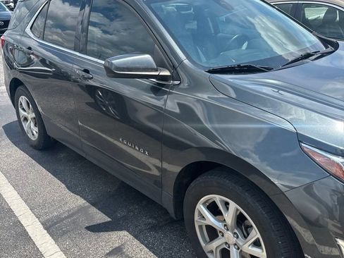 Used 2020 Chevrolet Equinox LT FWD image 2