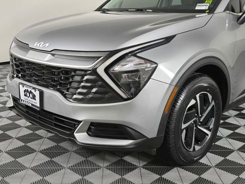 Used 2023 Kia Sportage LX image 10