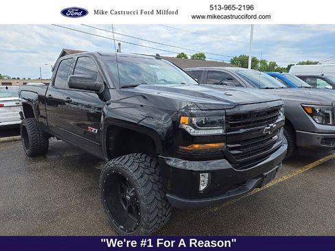 Used 2017 Chevrolet Silverado 1500 LT w/ Midnight Edition AWD/4WD image 3