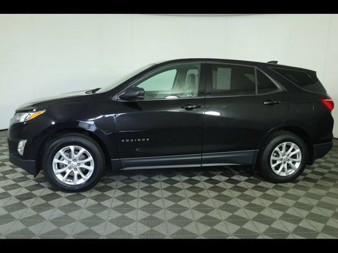 Used 2019 Chevrolet Equinox LS w/ LS Convenience Package AWD/4WD image 12