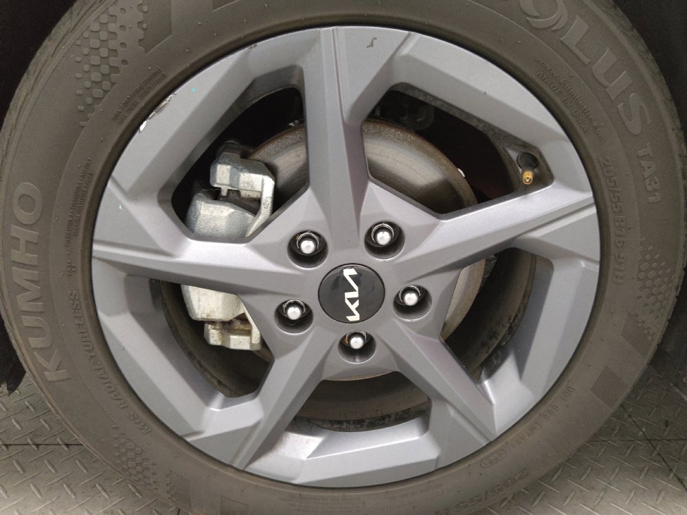 Used 2025 Kia K4 FWD image 31