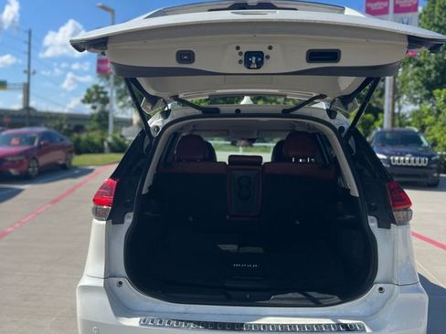Used 2019 Nissan Rogue SV w/ Premium Package AWD/4WD image 21