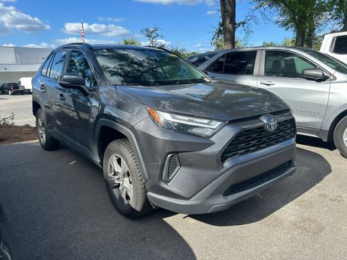 Used 2022 Toyota RAV4 XLE image 3