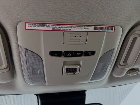 Used 2020 Toyota Corolla LE w/ Carpet Mat Package (TMS) image 19