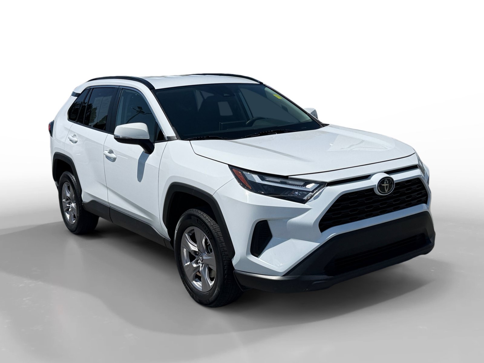 Used 2025 Toyota RAV4 XLE FWD image 7