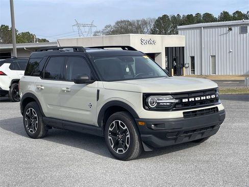 Used 2024 Ford Bronco Sport Outer Banks image 1