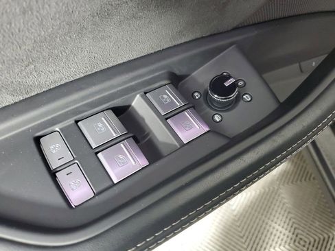 Used 2024 Audi SQ8 e-tron Premium Plus image 19