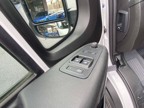 Used 2025 RAM ProMaster 2500 w/ Convenience Group FWD image 21