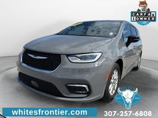 Used 2025 Chrysler Pacifica Select FWD video 1