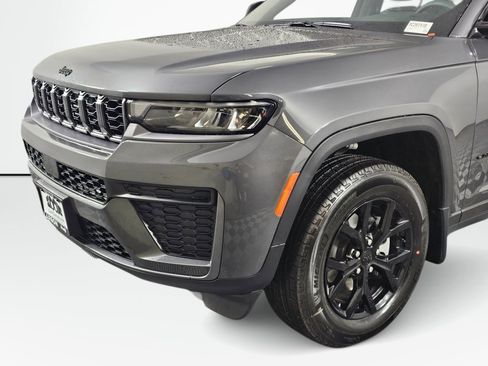 New 2026 Jeep Grand Cherokee Altitude AWD/4WD image 13