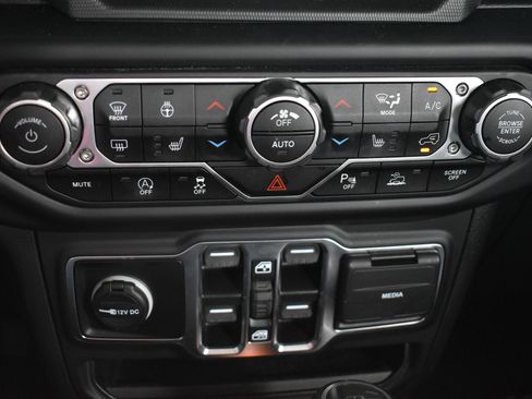 Used 2023 Jeep Gladiator Overland image 25