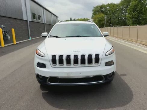 Used 2018 Jeep Cherokee Limited AWD/4WD image 3