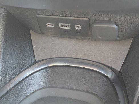 Used 2024 Chevrolet Malibu LT image 24