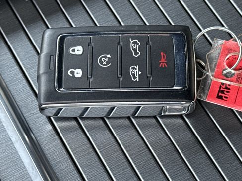 Used 2025 Jeep Wagoneer Series III w/ Premium Group I AWD/4WD image 47