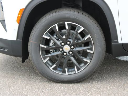 New 2026 Chevrolet Traverse LT w/ Enhanced Driving Package FWD image 18