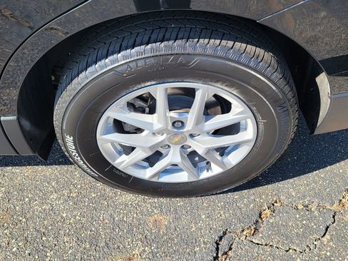 Used 2023 Chevrolet Equinox LT w/ Driver Convenience Package image 8