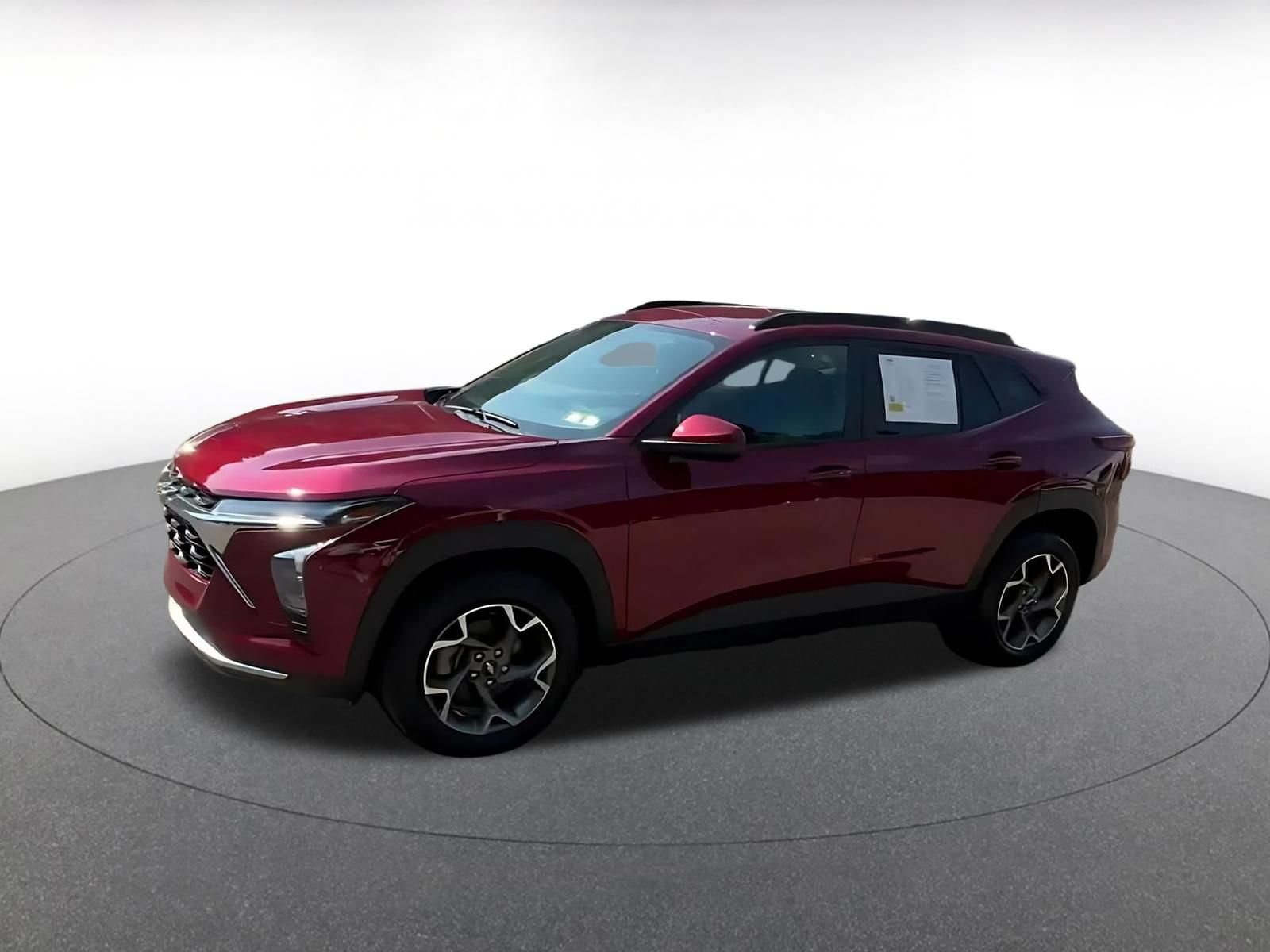 Used 2025 Chevrolet Trax LT w/ LT Convenience Package FWD image 7