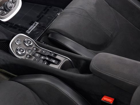 Used 2020 McLaren 600LT Spider RWD image 26