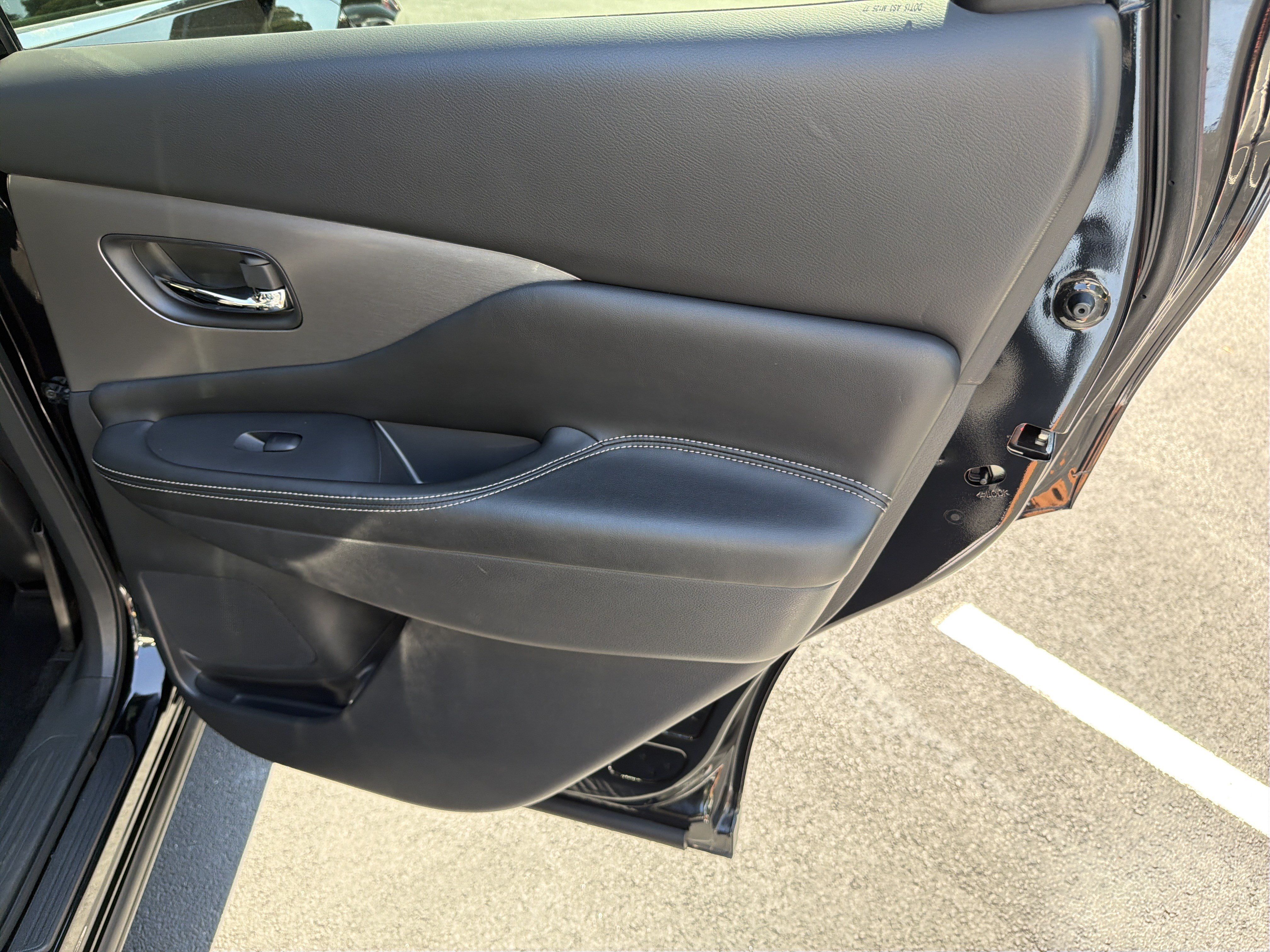 Used 2019 Nissan Murano SV FWD image 16