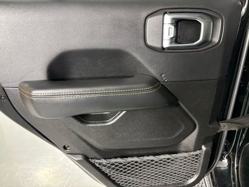 Used 2023 Jeep Gladiator Overland image 35