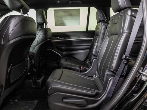 New 2026 Jeep Grand Cherokee L Limited AWD/4WD image 38