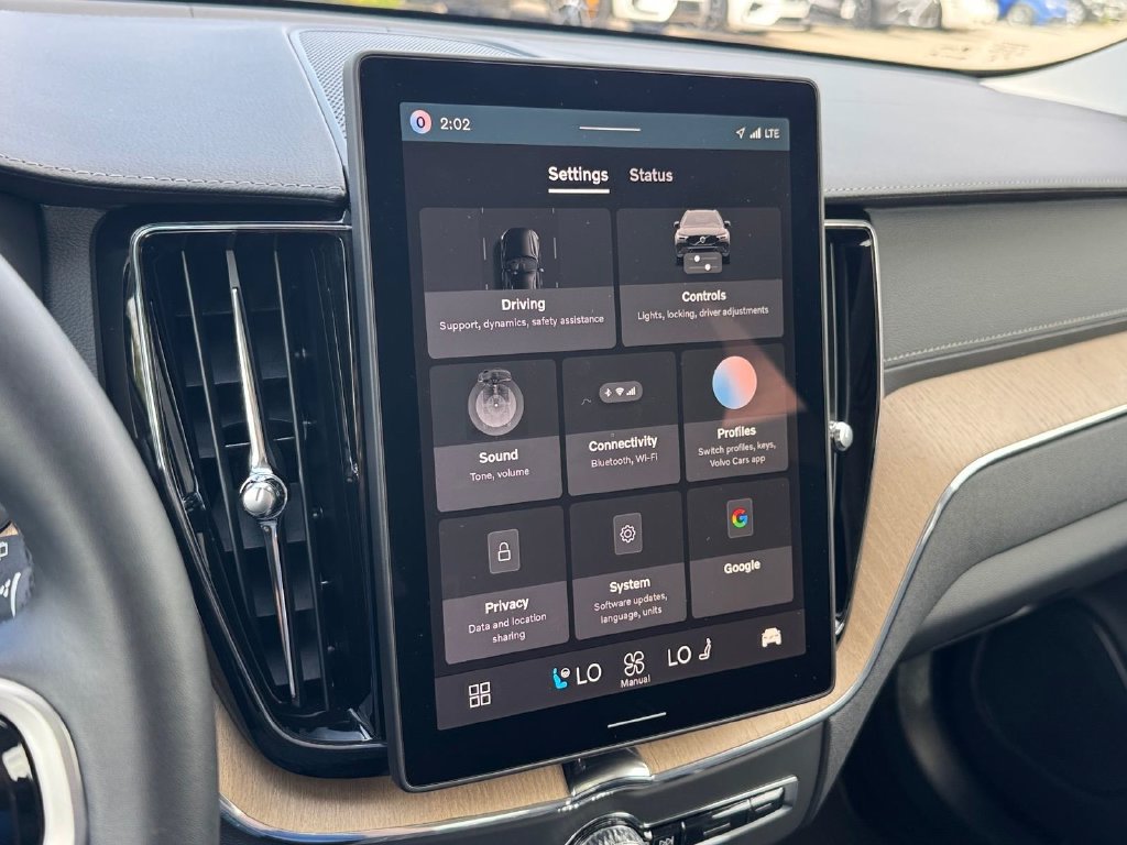 Certified 2026 Volvo XC60 B5 Ultra AWD/4WD image 19