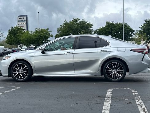 Used 2023 Toyota Camry SE w/ Convenience Package image 7