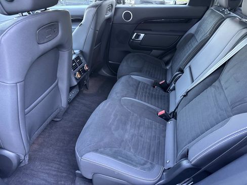 Certified 2025 Land Rover Discovery S image 15