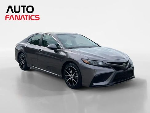 Used 2021 Toyota Camry SE w/ Convenience Package FWD image 8