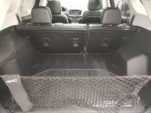 Used 2022 GMC Terrain Denali w/ Denali Premium Package AWD/4WD image 15