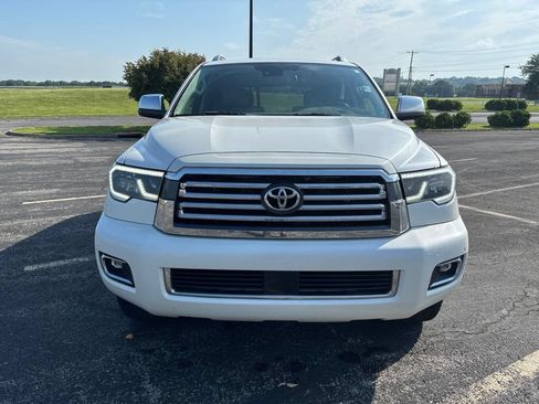 Used 2018 Toyota Sequoia Platinum AWD/4WD image 2