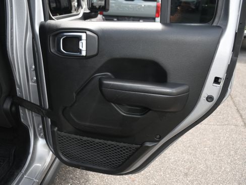 Used 2021 Jeep Wrangler Unlimited Rubicon image 18