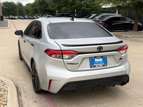 Used 2021 Toyota Corolla SE FWD image 3
