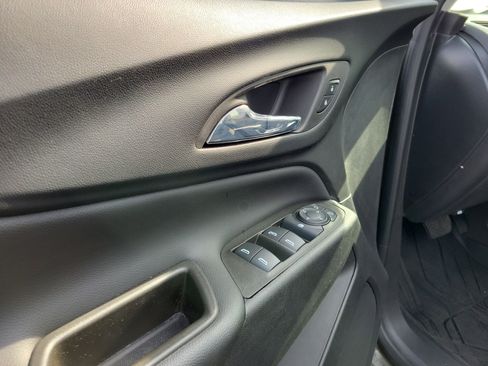 Used 2023 Chevrolet Equinox LT image 18