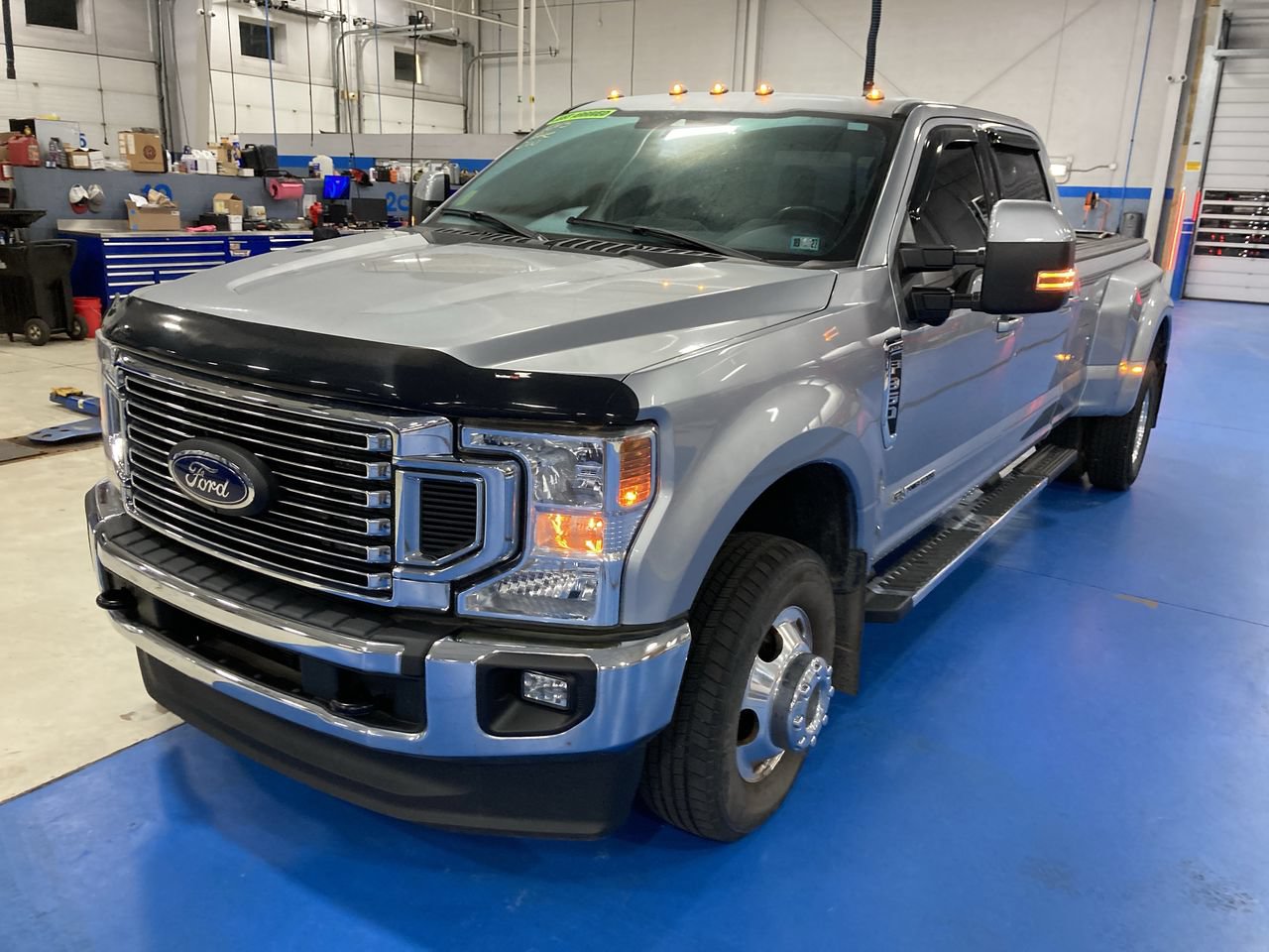 Used 2022 Ford F350 Lariat w/ Lariat Value Package AWD/4WD image 3