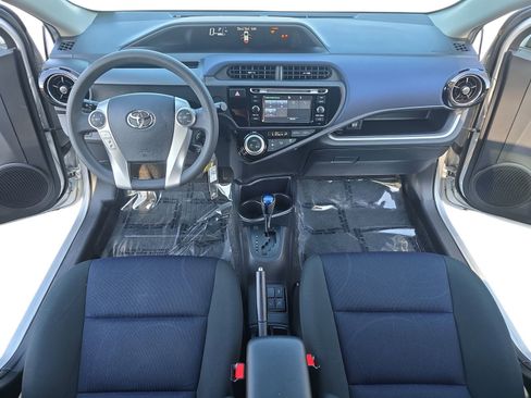 Used 2016 Toyota Prius C Four image 9