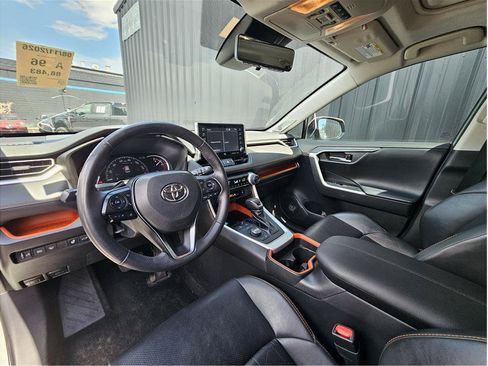 Used 2019 Toyota RAV4 Adventure AWD/4WD image 2