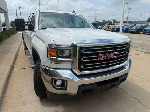 Used 2017 GMC Sierra 2500 SLE w/ HD SLE Preferred Plus Package AWD/4WD image 7