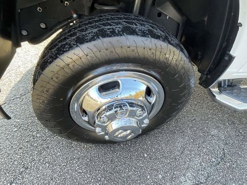 Used 2024 RAM 3500 Big Horn image 28