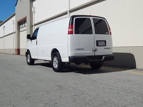 Used 2005 Chevrolet Express 1500 image 9