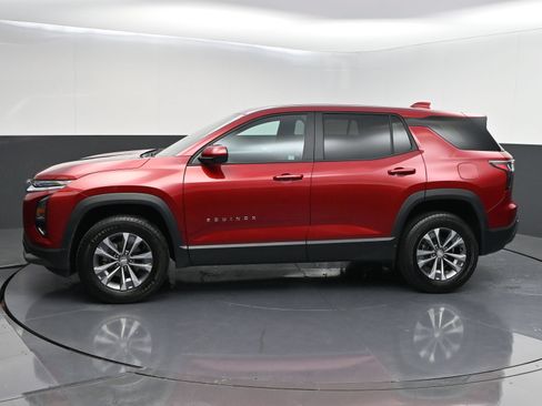 Used 2026 Chevrolet Equinox LT w/ Safety and Technology Package FWD image 4