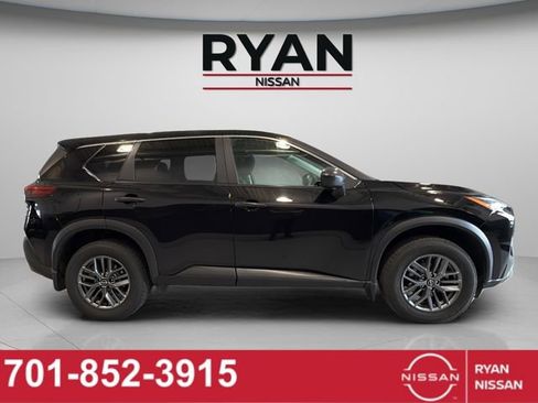 Certified 2023 Nissan Rogue S image 18