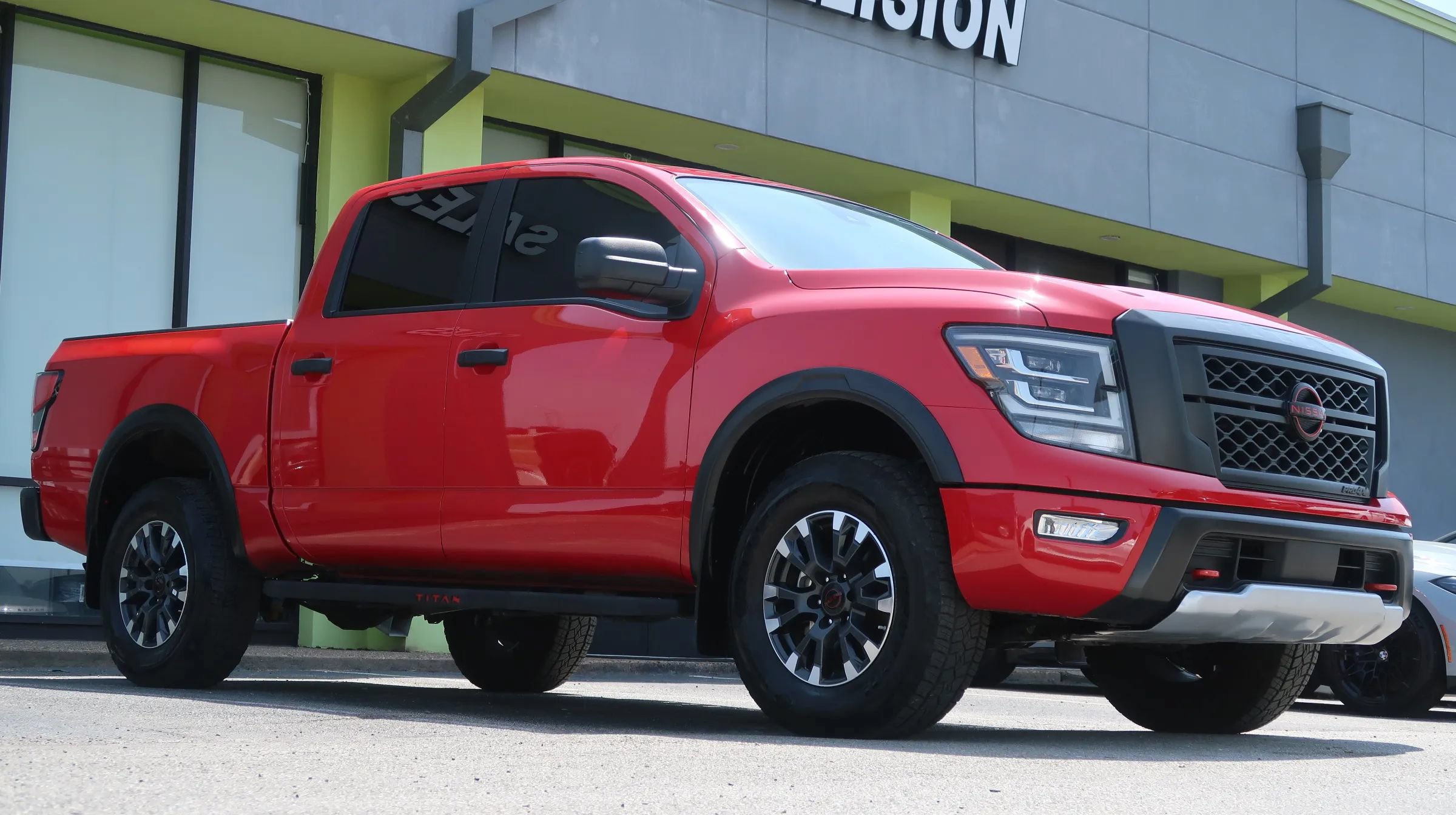 Used 2024 Nissan Titan PRO-4X w/ Off Road Protection Package AWD/4WD image 6