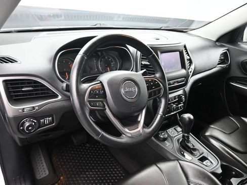Used 2019 Jeep Cherokee Latitude Plus w/ Cold Weather Group AWD/4WD image 13